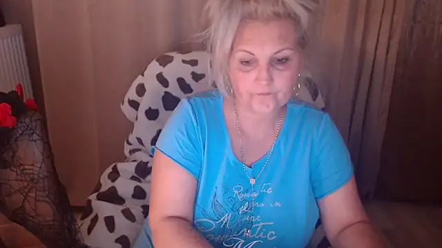 Divineblond online show from 10.31.25