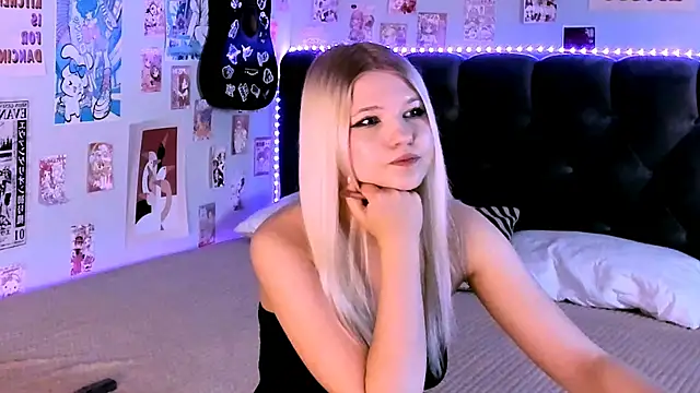 LunariaFox online show from 05.14.26