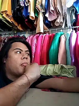 UrLovingOphelia online show from 04.23.26