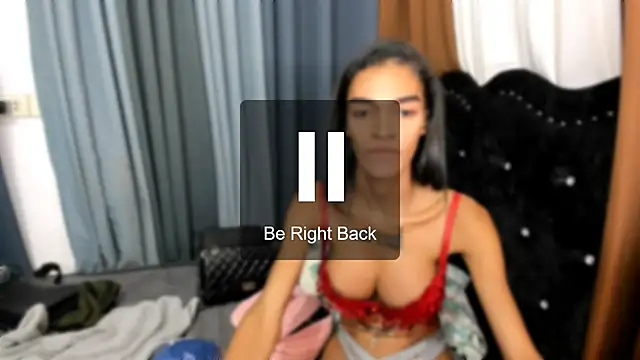Snapshot of urlatinagoddes4uxxx chatting on 06.18.26 urlatinagoddes4uxxx online show from 06.18.26