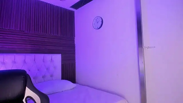 EmilyMora1  online show from 07.07.26