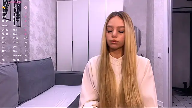 Mooniesiesita online show from 04.27.26