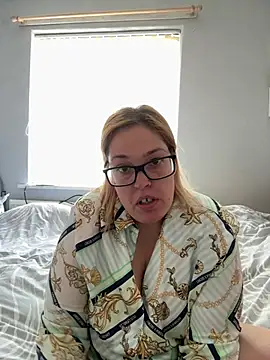 Snapshot of SecretRavenXO chatting on 05.21.26 SecretRavenXO online show from 05.21.26