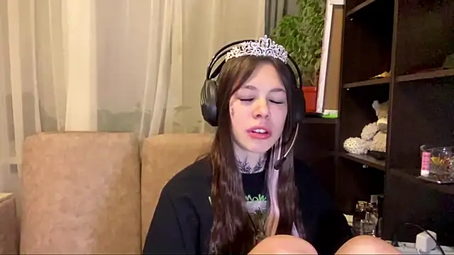 Snapshot of TuZezima chatting on 05.11.26 TuZezima online show from 05.11.26
