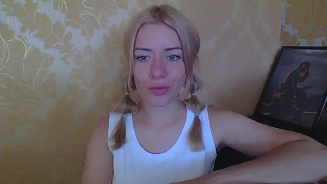 Snapshot of Softy_Aura_ chatting on 07.14.26 Softy Aura online show from 07.14.26