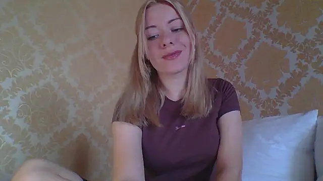 Snapshot of Softy_Aura_ chatting on 07.16.26 Softy Aura online show from 07.16.26
