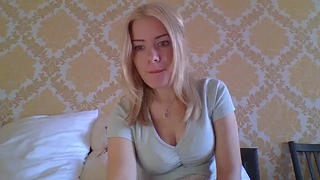 Snapshot of Softy_Aura_ chatting on 07.28.26 Softy Aura online show from 07.28.26