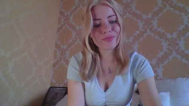 Snapshot of Softy_Aura_ chatting on 07.28.26 Softy Aura online show from 07.28.26