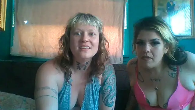 Snapshot of RosieSwitchBitch chatting on 06.22.26 RosieSwitchBitch online show from 06.22.26
