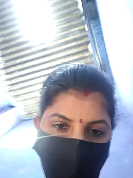 Snapshot of RUHI_1143 chatting on 06.21.26 RUHI 1143 online show from 06.21.26
