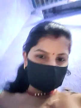 Snapshot of RUHI_1143 chatting on 06.26.26 RUHI 1143 online show from 06.26.26