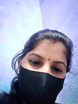 Snapshot of RUHI_1143 chatting on 06.27.26 RUHI 1143 online show from 06.27.26