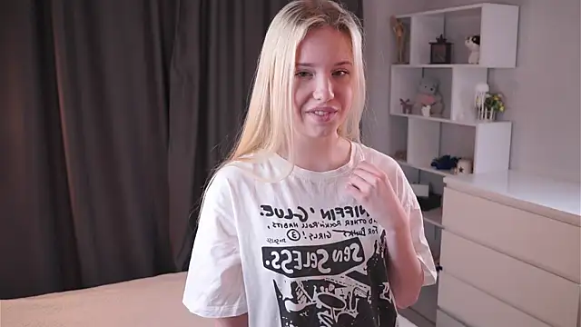 Sweet Love Lily online show from 04.27.26