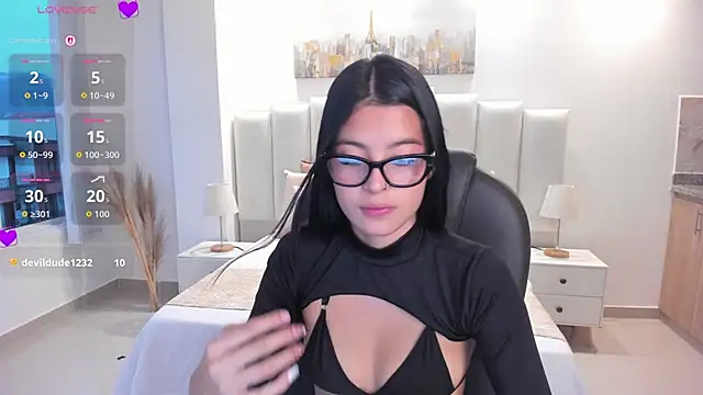 Snapshot of amber_willow chatting on 07.19.26 amber willow online show from 07.19.26