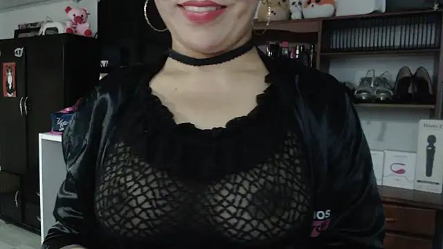 Snapshot of nadia__abaud chatting on 02.08.25 nadia abaud online show from 02.08.25