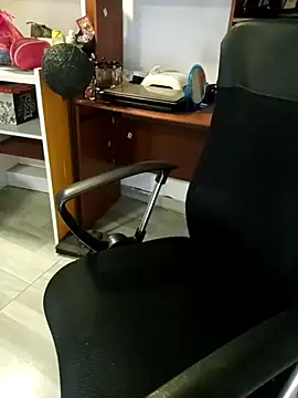 Snapshot of nadia__abaud chatting on 10.01.25 nadia abaud online show from 10.01.25