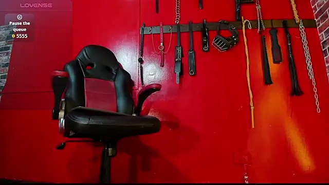 Dominatriz Arlette online show from 04.29.26