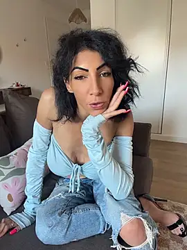 Yasmiinee online show from 05.22.26