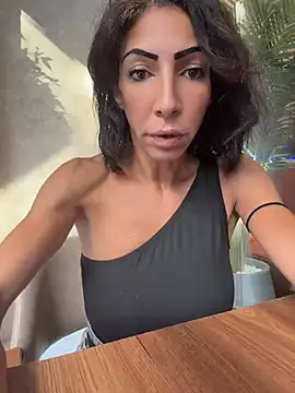 Snapshot of Yasmiinee chatting on 07.02.26 Yasmiinee online show from 07.02.26