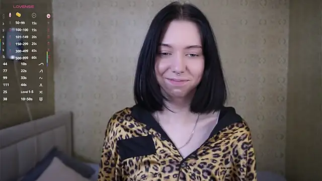 Miaisbeeach online show from 04.29.26