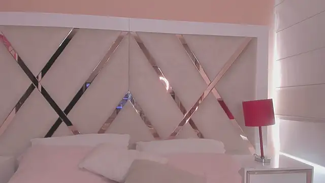 Isabella-Glow online show from 07.01.26