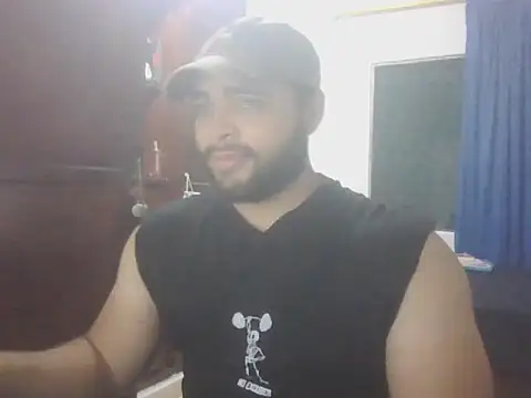 Snapshot of Bearmachin chatting on 04.29.26 Bearmachin online show from 04.29.26