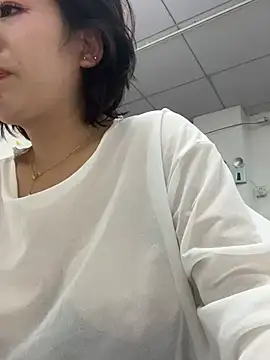Snapshot of milkwine chatting on 07.04.26 milkwine online show from 07.04.26