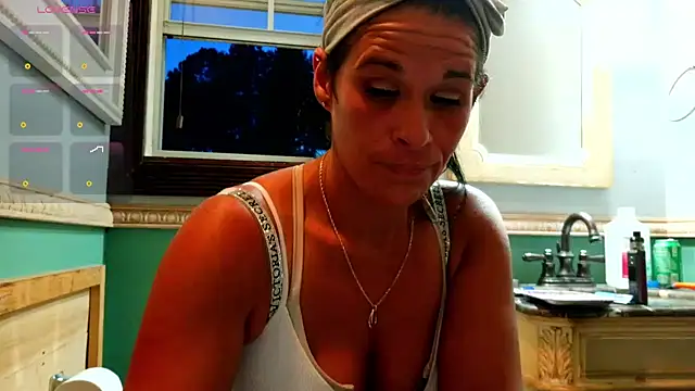 Snapshot of Vanessa_Valentine chatting on 05.20.26 Vanessa Valentine online show from 05.20.26