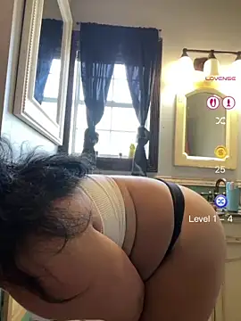 Snapshot of Vanessa_Valentine chatting on 06.13.26 Vanessa Valentine online show from 06.13.26