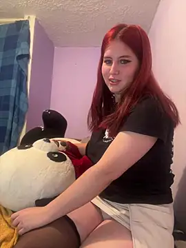 Snapshot of Caro_redd chatting on 05.19.26 Caro redd online show from 05.19.26