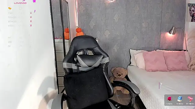 Snapshot of alessia_anderson chatting on 10.15.25 alessia anderson online show from 10.15.25