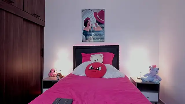 alana greey  online show from 04.28.26