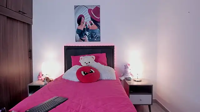 alana greey  online show from 04.29.26