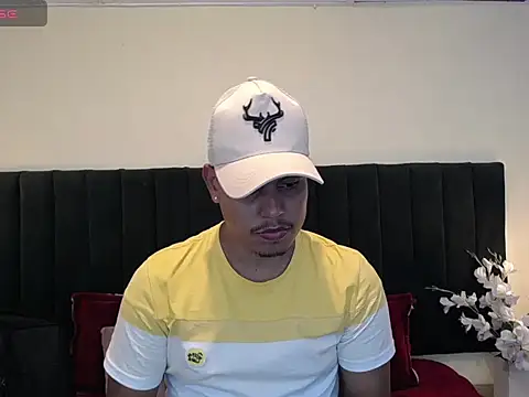 Snapshot of noah_oliver1 chatting on 05.04.26 noah oliver1 online show from 05.04.26