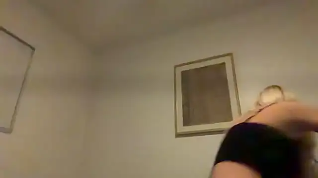 Snapshot of kenziesmithh chatting on 05.19.26 kenziesmithh online show from 05.19.26