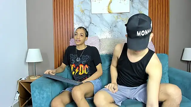 LOVE GUYS1 online show from 04.28.26