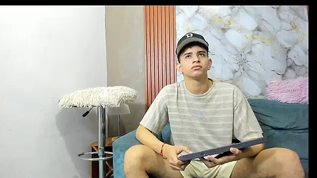 LOVE GUYS1 online show from 07.02.26