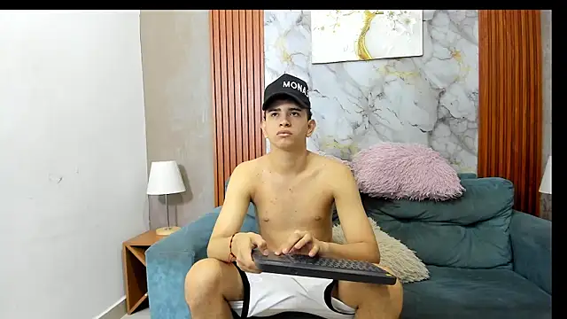 LOVE GUYS1 online show from 07.13.26