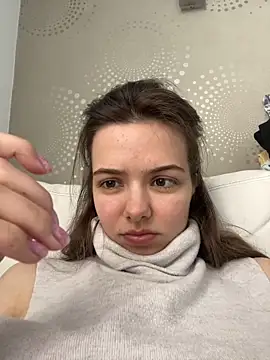 TheGirlWhoCriedDuck online show from 05.04.26