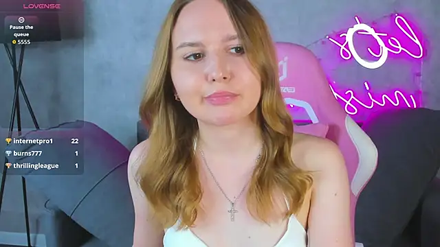 Emmaa Kimm online show from 06.25.26