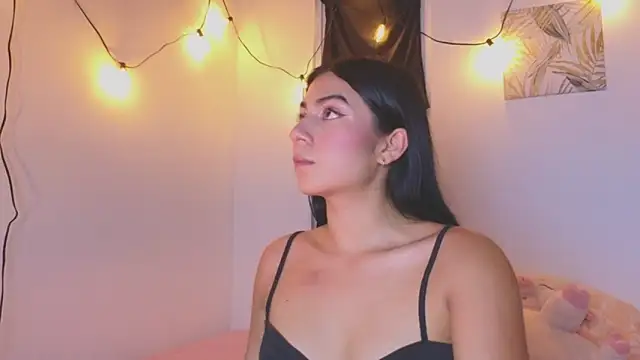 Snapshot of VictoriaaLopez chatting on 06.12.26 VictoriaaLopez online show from 06.12.26