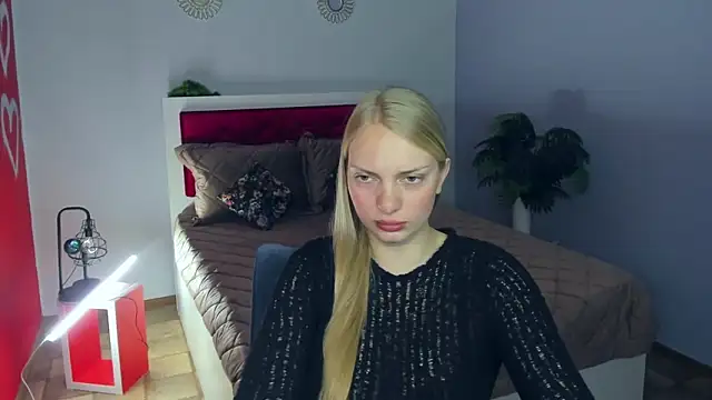 Snapshot of NancyGlamour chatting on 05.23.26 NancyGlamour online show from 05.23.26