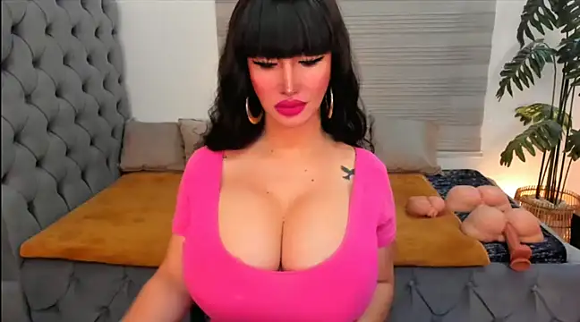 Snapshot of PlayfullMaria chatting on 12.17.24 PlayfullMaria online show from 12.17.24