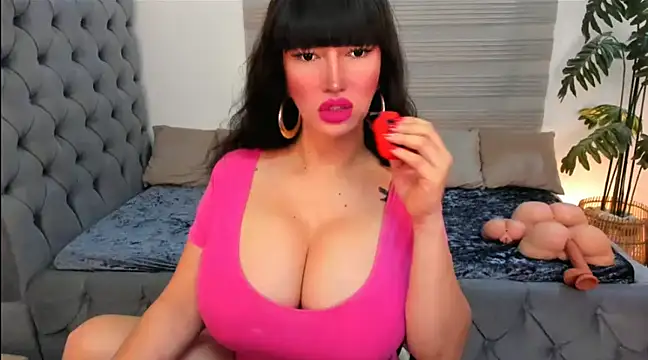 Snapshot of PlayfullMaria chatting on 12.30.24 PlayfullMaria online show from 12.30.24