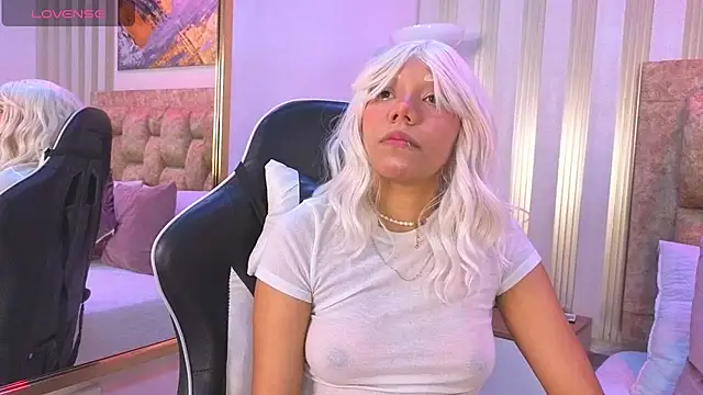 lilith pink   online show from 05.08.26
