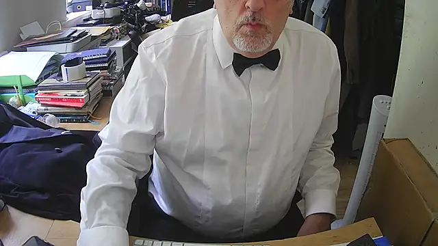SuitedSub63 online show from 08.05.26