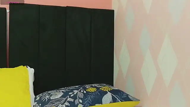 NaughtyyMommyyy online show from 06.05.26