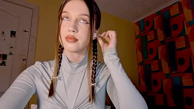 Katrinethequeen online show from 05.19.26