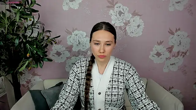 FreddaCordaro online show from 04.30.26