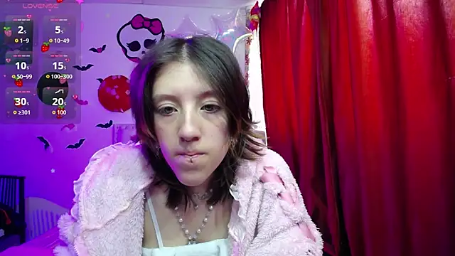 Snapshot of Blair_y_Briar chatting on 06.18.26 Blair y Briar online show from 06.18.26